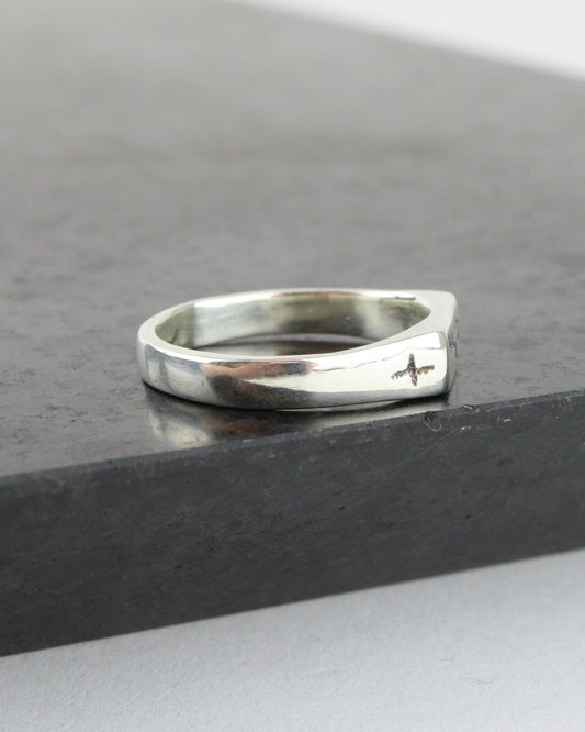 Straight through the heart Signet