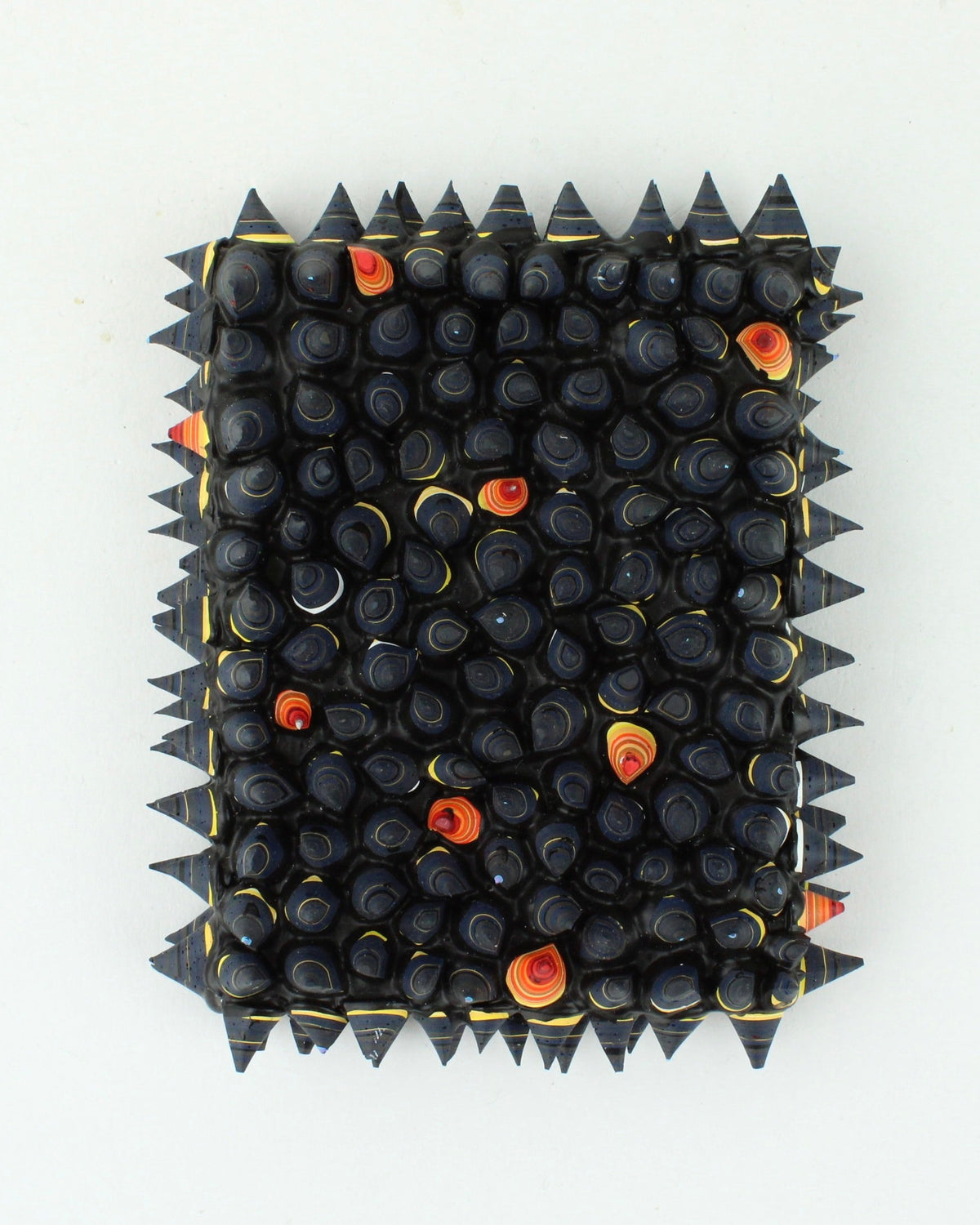 Pointy Monolith - black/red