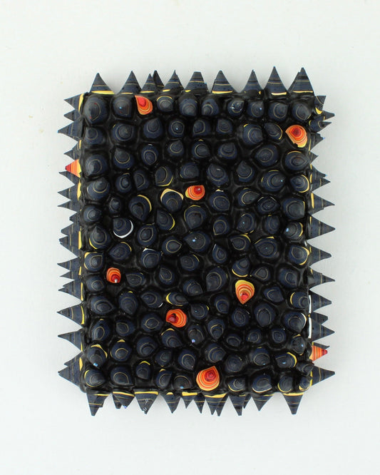 Pointy Monolith - black/red