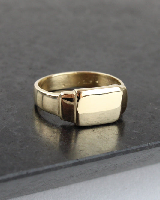 Recycled 9ct Y Gold Step Signet